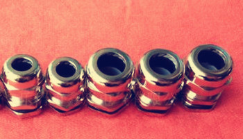 怎么讓金屬防水電纜接頭和防水接線盒配合使用？