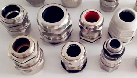 哪些因素會降低金屬電纜防水接頭的絕緣性？