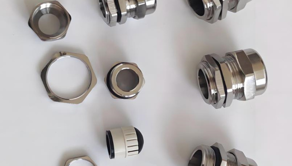 如何選擇設(shè)計(jì)出一款高性能的防水接頭？ 圖2